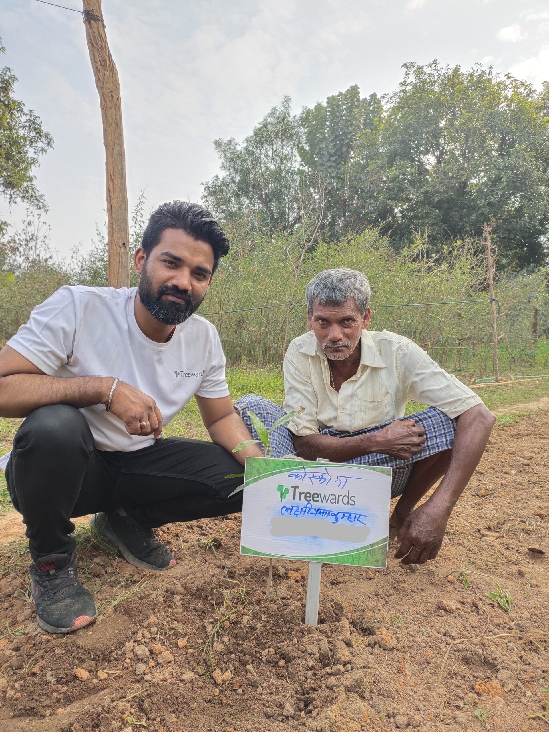 Tree Plantation Drive Story 137 – How Treewards aided Laxmi Prasad Kumhar